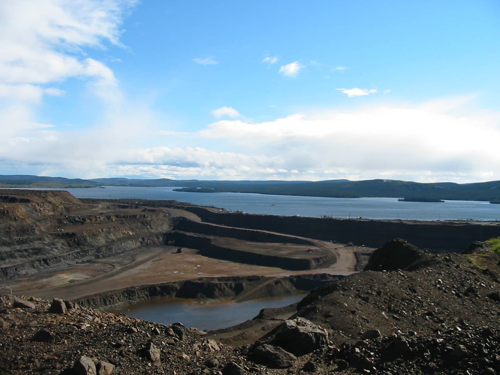 Ottawa Bets on Critical Minerals With New Funds and Quebec Graphite Mine