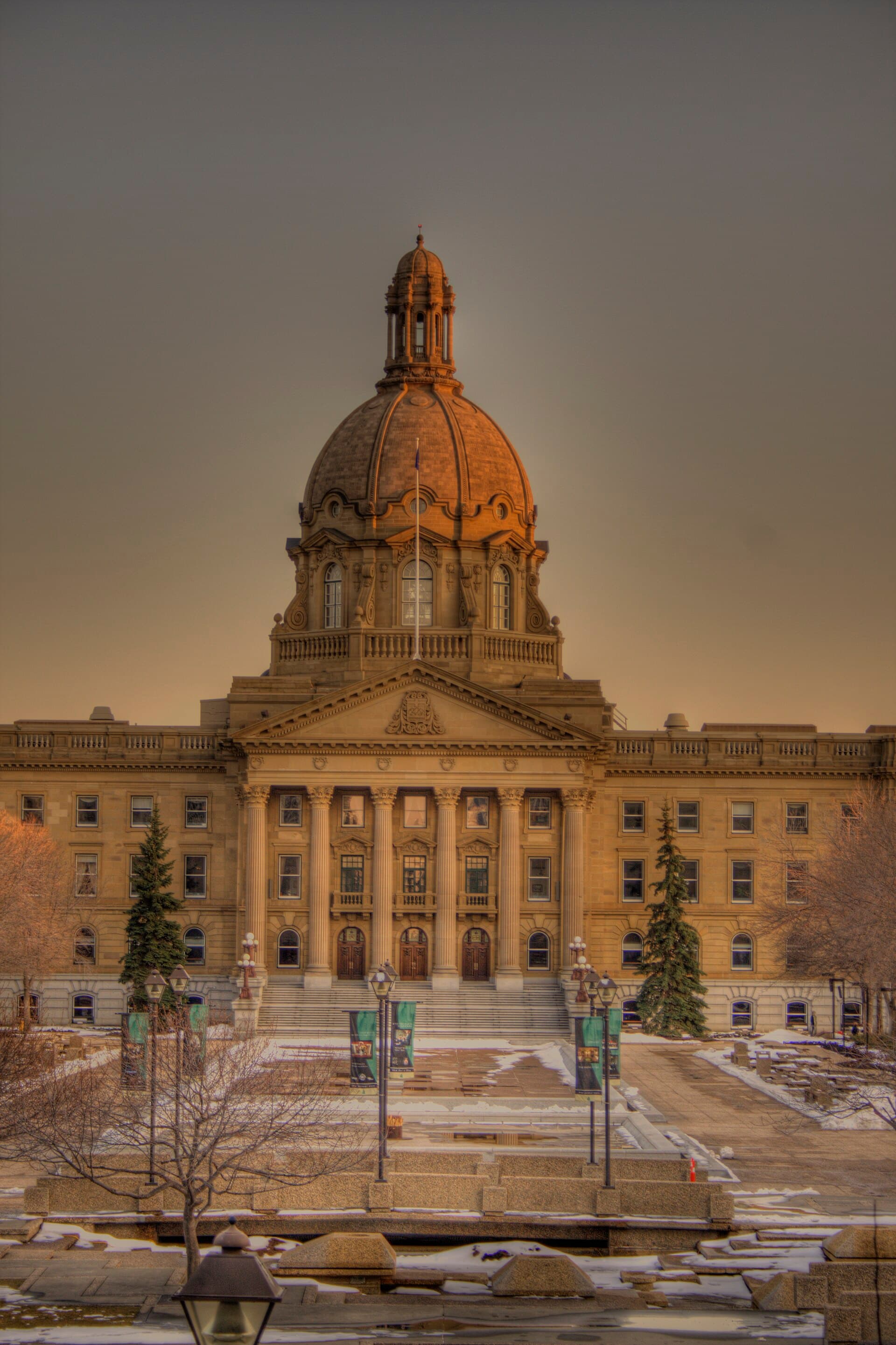 Alberta Independence Petition Delivered as Court Stays Verification