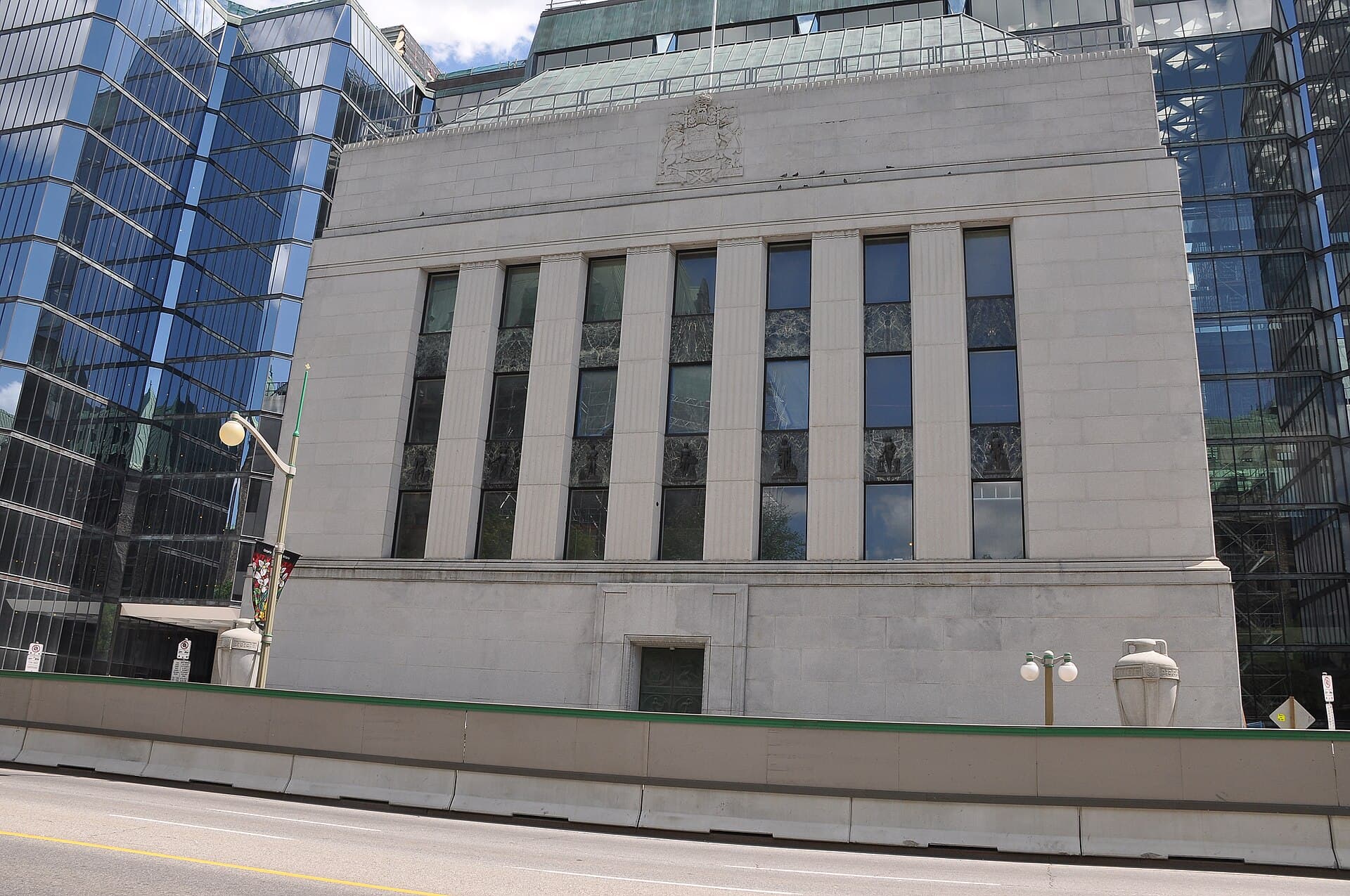 Bank of Canada building (20564038590)